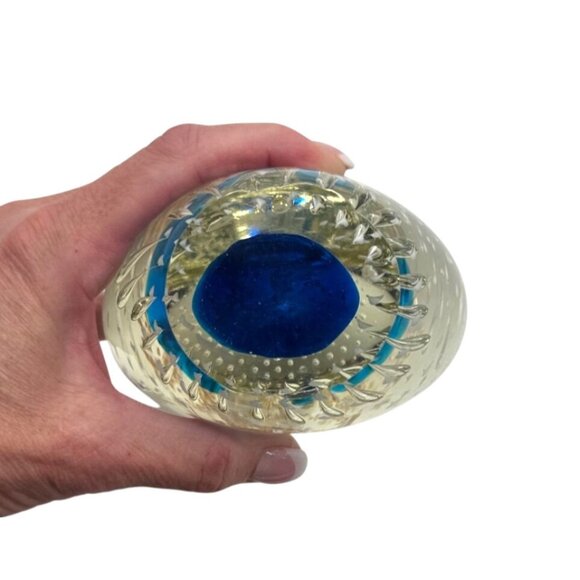 Handblown Oval Art Glass Paperweight Gold Flake & Blue Accents Polished Bottom - Picture 5 of 5